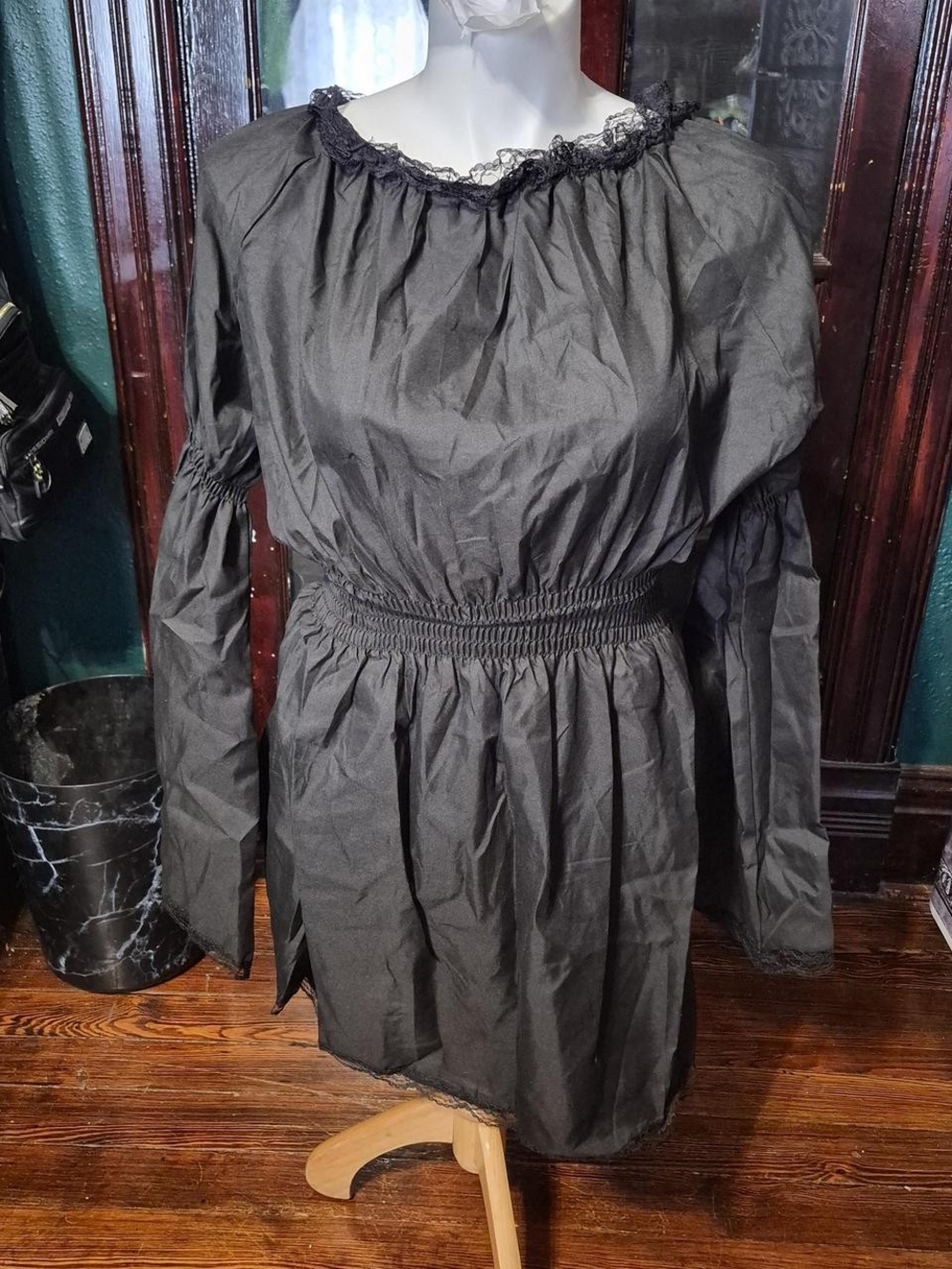 Women's Black Long-Sleeve Peasant Shirt